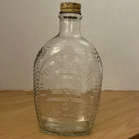 1976 Glass Log Cabin Maple Syrup Bottle Centennial Liberty Bell - Picture 10 of 10